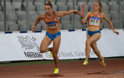 Van Vliet helpt Nederland naar de winst op de 4×100 meter